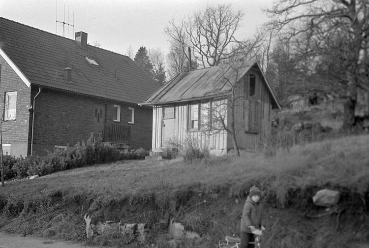 Text till bilden:"Banjovägen 7. Här bodde Ingvar"Du ljuger" Olsson".
