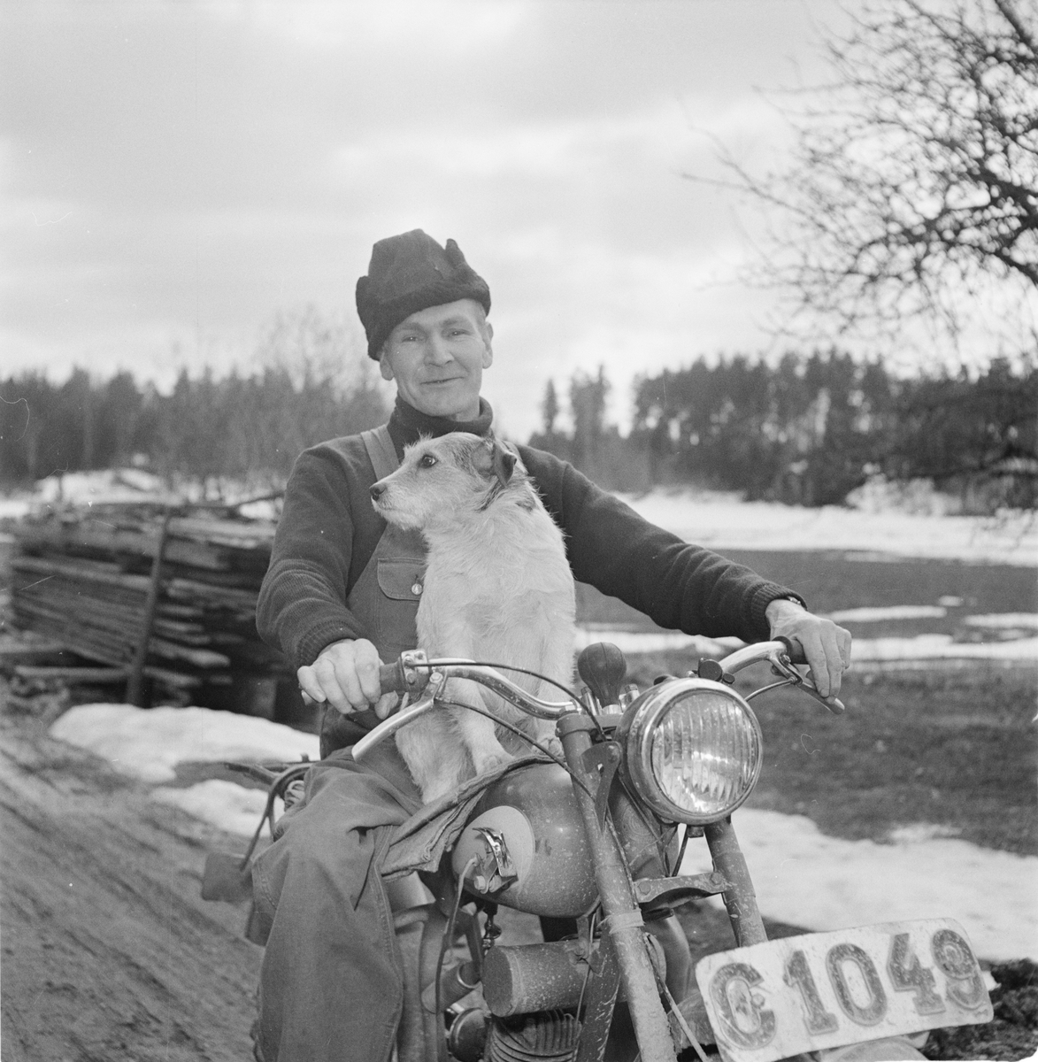 Hönserier - Gustav Phil, Faringe, Faringe socken, Uppland 1954