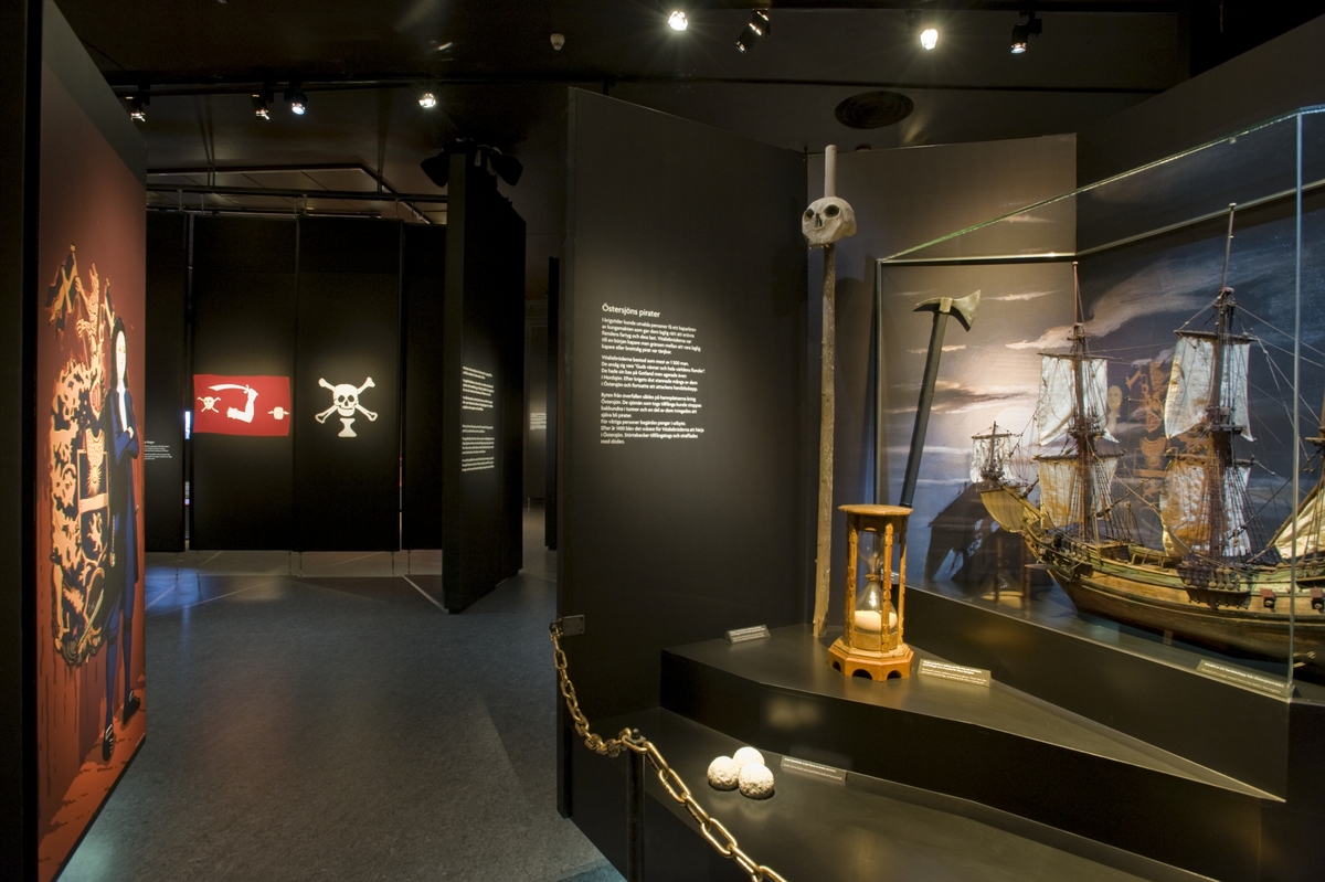 Utställningen Vem är pirat?
Sjöhistoriska museet. Illustrationerna i utställningen är gjorda av Stefan Lindblad.