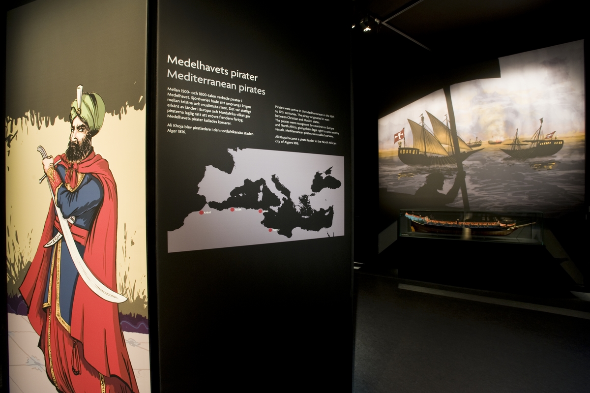 Utställningen Vem är pirat?
Sjöhistoriska museet
. Illustrationerna i utställningen är gjorda av Stefan Lindblad.