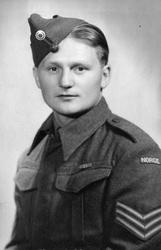 Portrett av norsk soldat i Storbritannia.