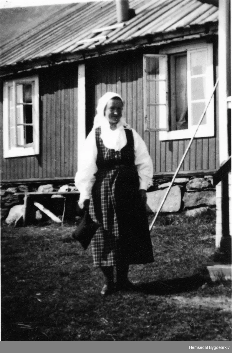 Anne Jordheim på Jordheimstølen, 64.1.