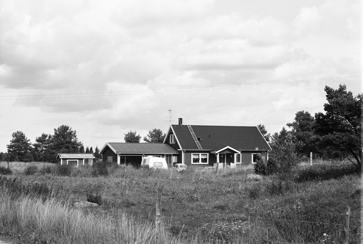 Bostadshus med garage, Sämjesta 1:22, Rasbo socken, Uppland 1982