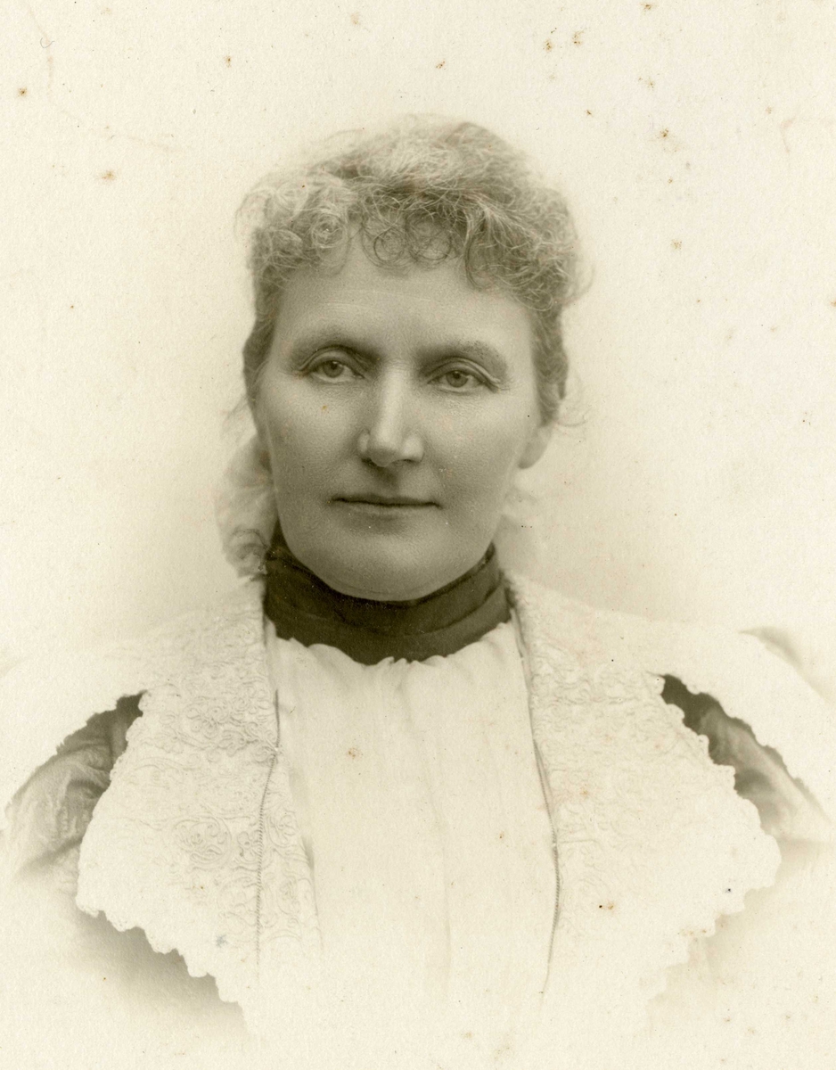 Wilhelmina Muter MacLean Homann, ca. 1862, Christiania.