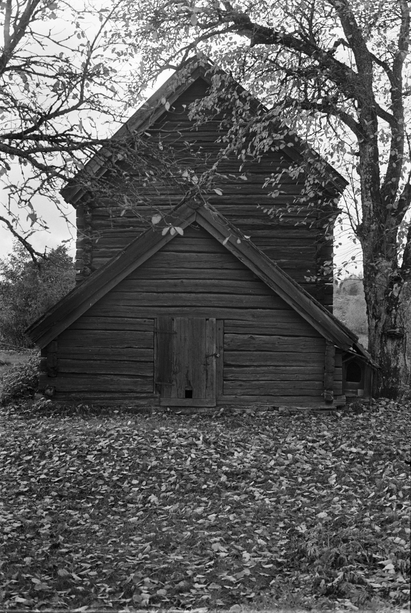 Magasin och källare, Stora Sundby, Tibble-Sundby 3:1, Skogs-Tibble socken, Uppland 1985