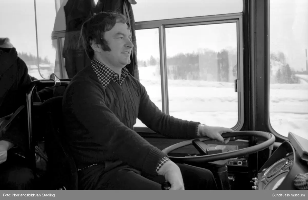 Y-buss i Sundsvall och Timrå. Anställda och passagerare.
