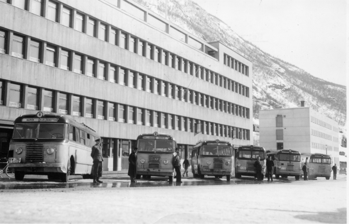 Haugland, Ballangen. Rutebiler. Buss. Kristoffer O. Haugland startet i ...