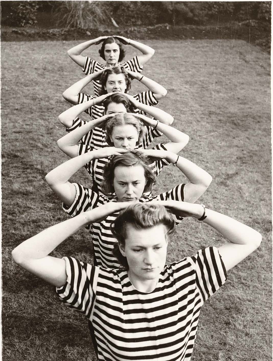 Motiv: Marinens Kvinnekorps 1942-1945 Kurs 2 1945 Liverpool. Gymnastikk