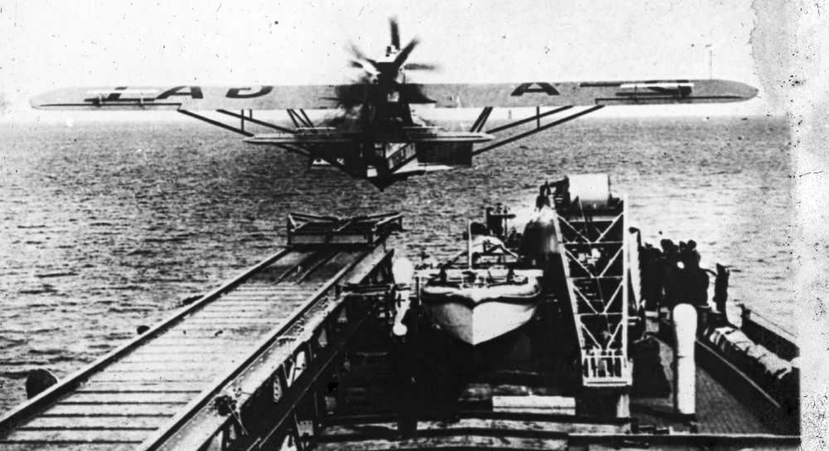 Dornier flybåt i katapultstart