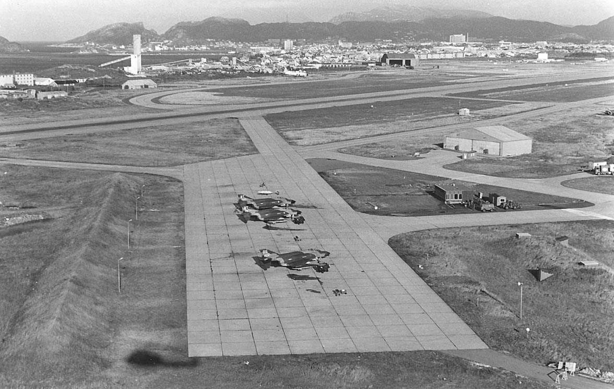 Luftfotografi av en flystasjon.