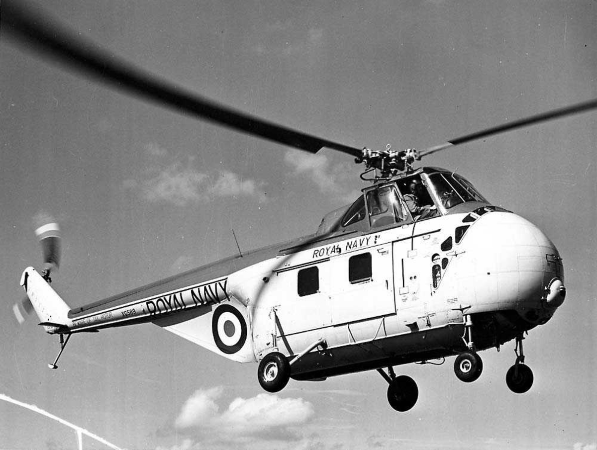 Luftfoto. Ett helikopter i luften, Westland Whirlwind Mk.7.