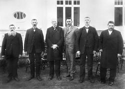 Tune og Rolvsøy  Sparebanks styre, antakelig fotografert ute