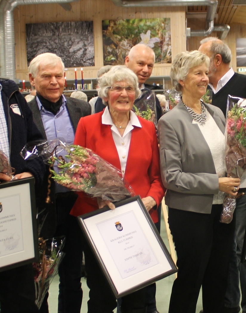 Edith Thiseth fikk den  4.12.2014 Kulturprisen for Kragerø. Hun har jobbet i mange år med kultur for Berg-Kragerø Museum og Kragerø Historielag. Overrekkelsen var i biblioteket ved varaordførerer Henriette Fluer.   Else Bjørg Finstad i bildet nr. 2. Hun fikk prisen noen år siden.