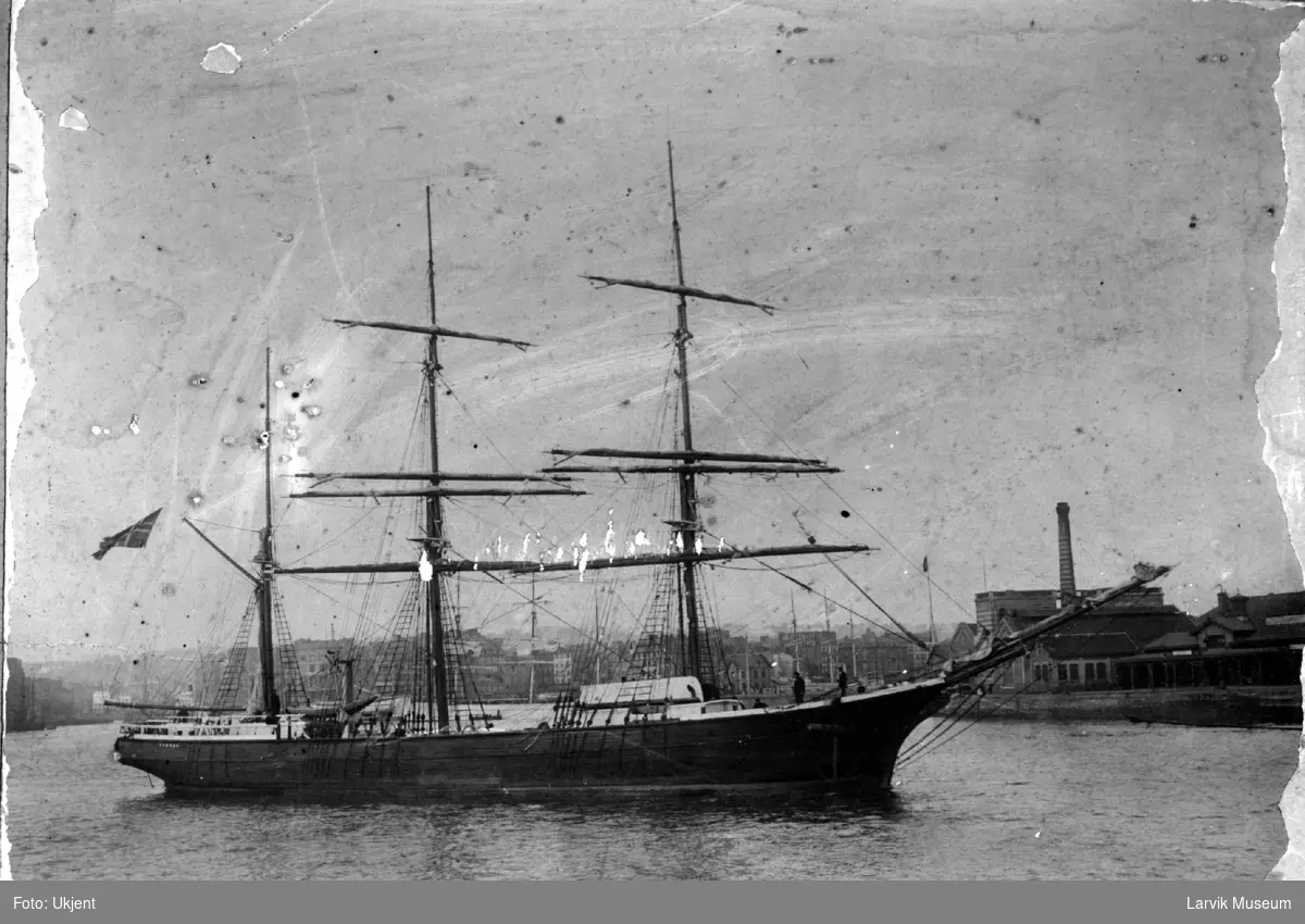 Fartøy, seilskip, barken Taurus av Larvik.