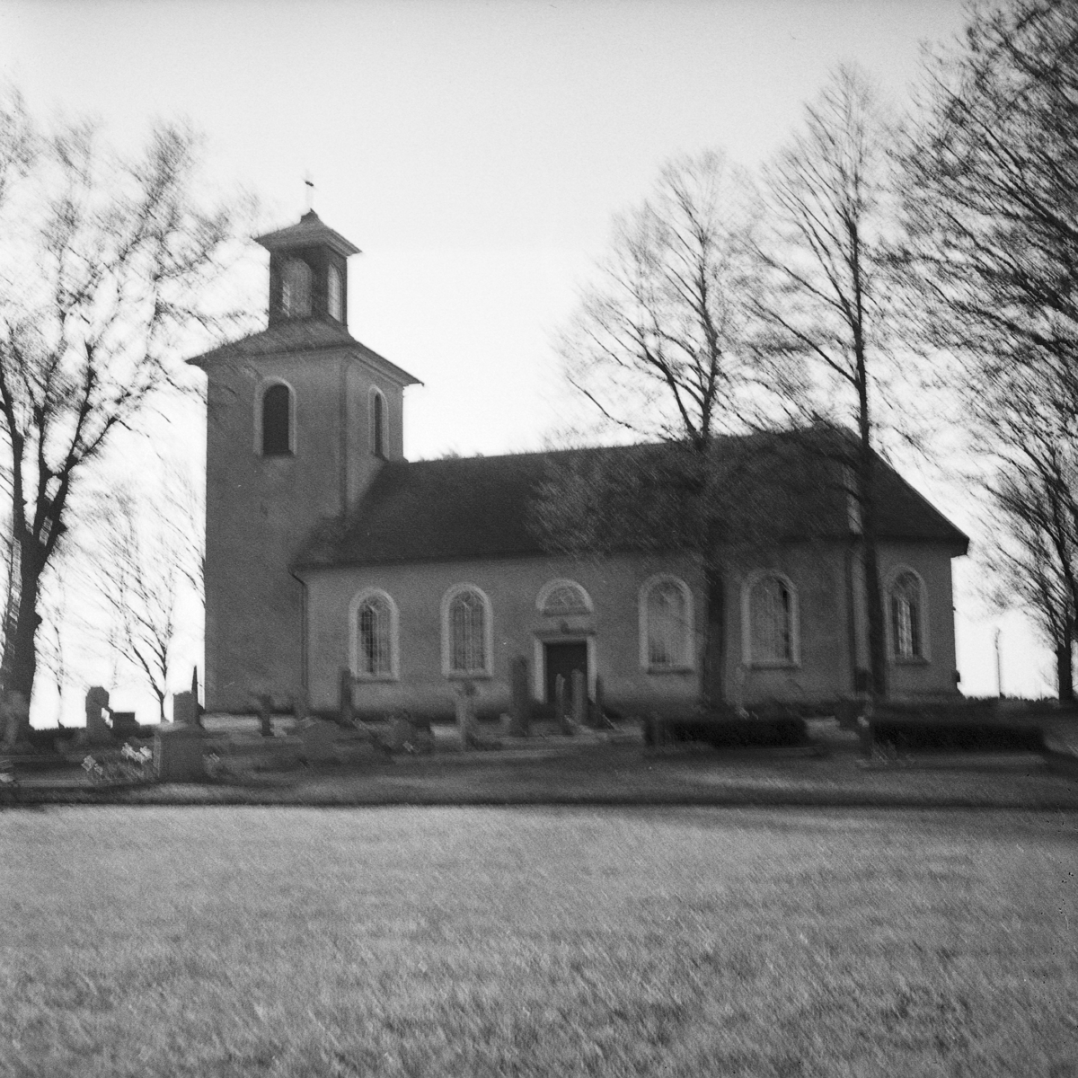 Uvered kyrka