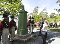 H.M. Dronningen avduker Christian August-monumentet i Konges