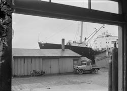 Utsyn fra Kjølelageret med M/S Vesterålen ved kai