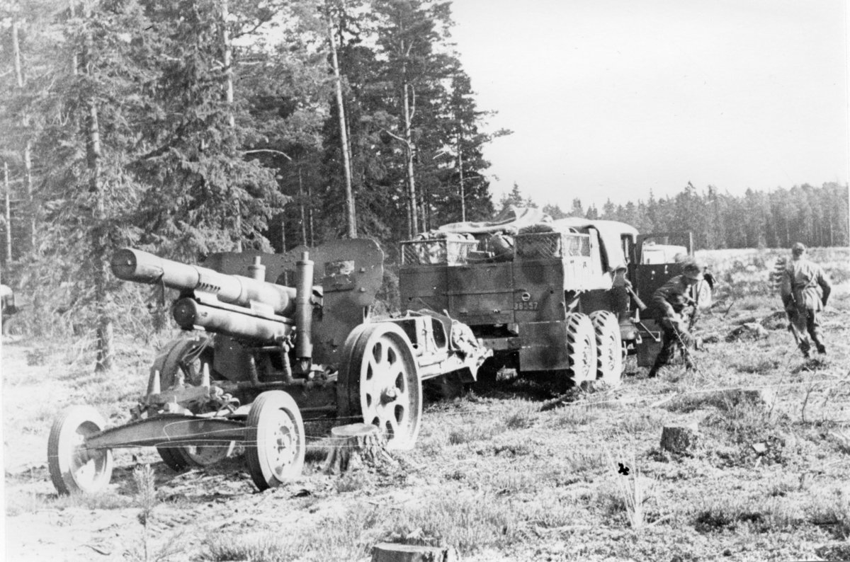 Haubits m/1938. 15 cm. 9.Batt. A 6. Grupperingsövning.