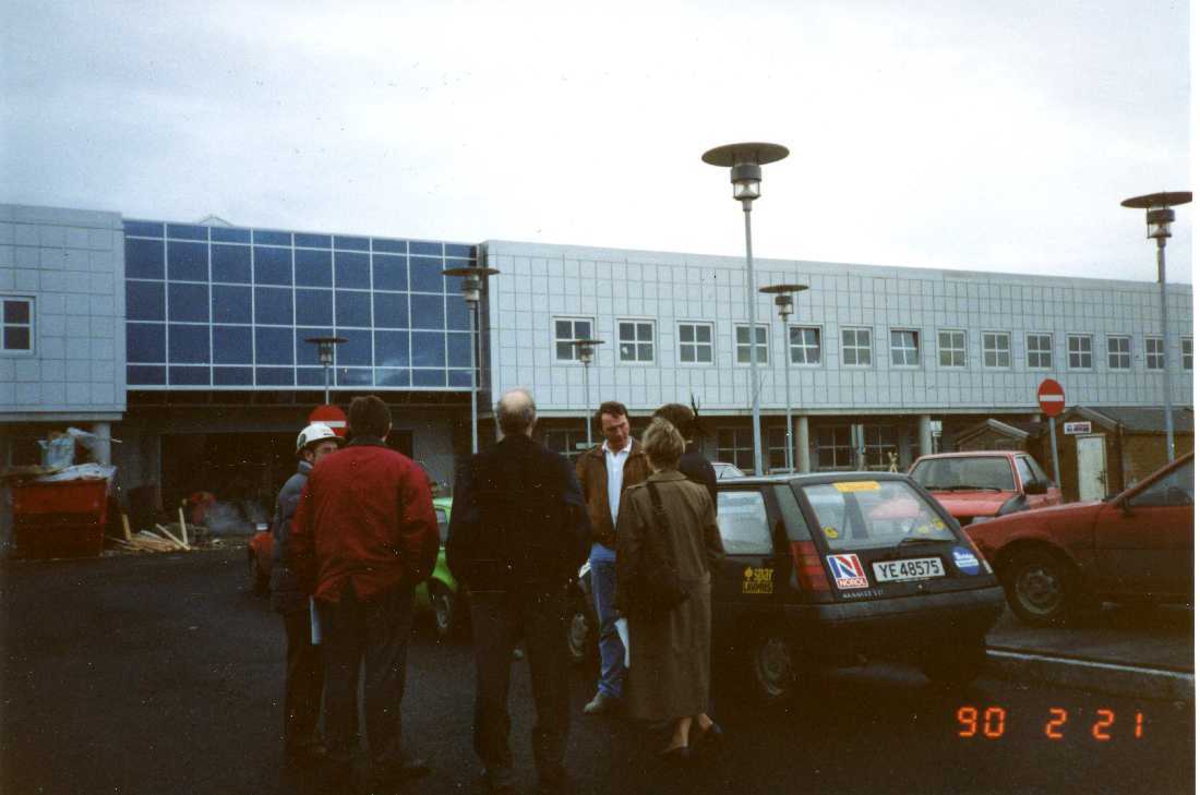 Lufthavn - flyplass. Bodø nye Lufthavn. En gruppe personer fra byggeledelsen og brukerne på befaring vinteren 1990