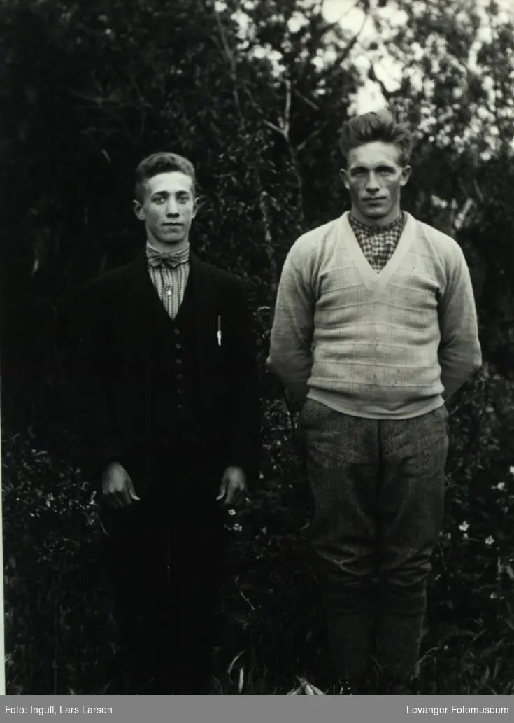 Portrett av to unge menn.