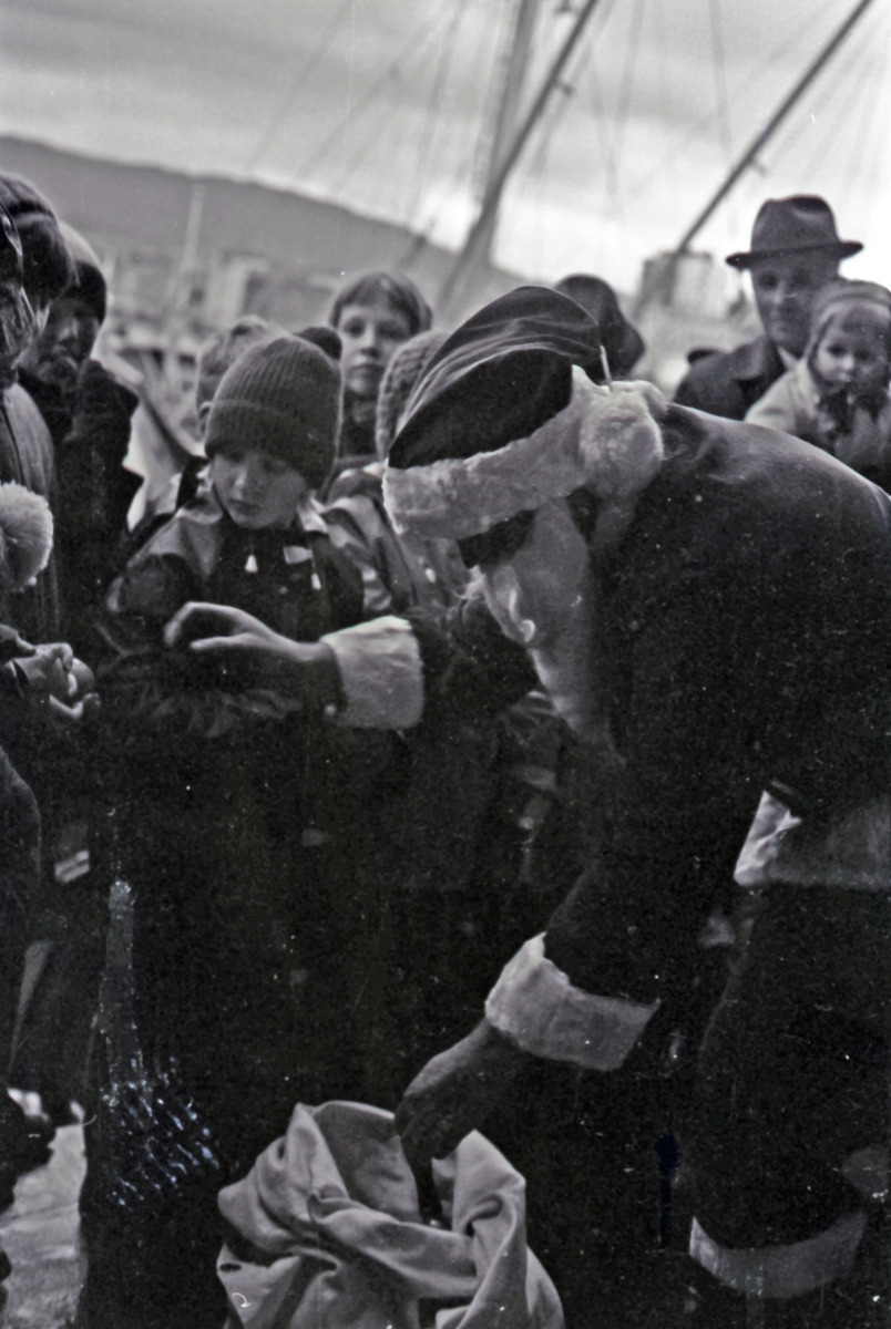 NAL - Julebåten - "Bergensfjord" - julen 1967.