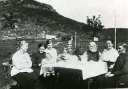 Fra venstre: Hanna Dølør, Josefine Nygård, Andrea Dølør, Ole