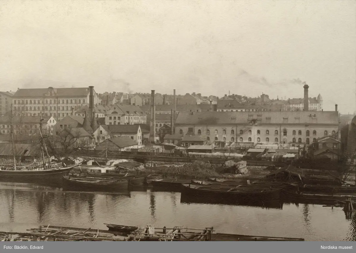 Rörstrands fabrik vid Karlsbergskanalen, sedd från Kungsholmssidan 1907