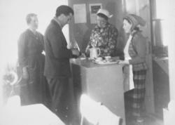 Kautokeino husmorslag, bildet tatt på 1950-tallet. Fra venst