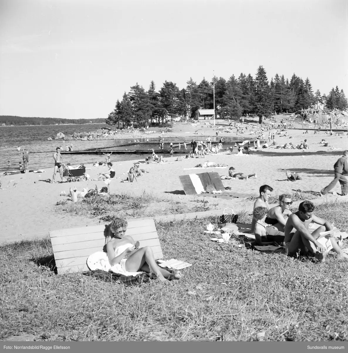 Turistbilder från badet vid Fläsian i Sundsvall.