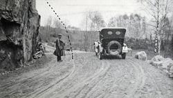 Utbedring og utvidelse av Lågendalsveien på 1920-tallet