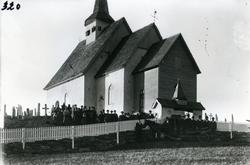 Gravferd etter Marit Kamrud, gift med Iver L. Kamrud. Ulnesk