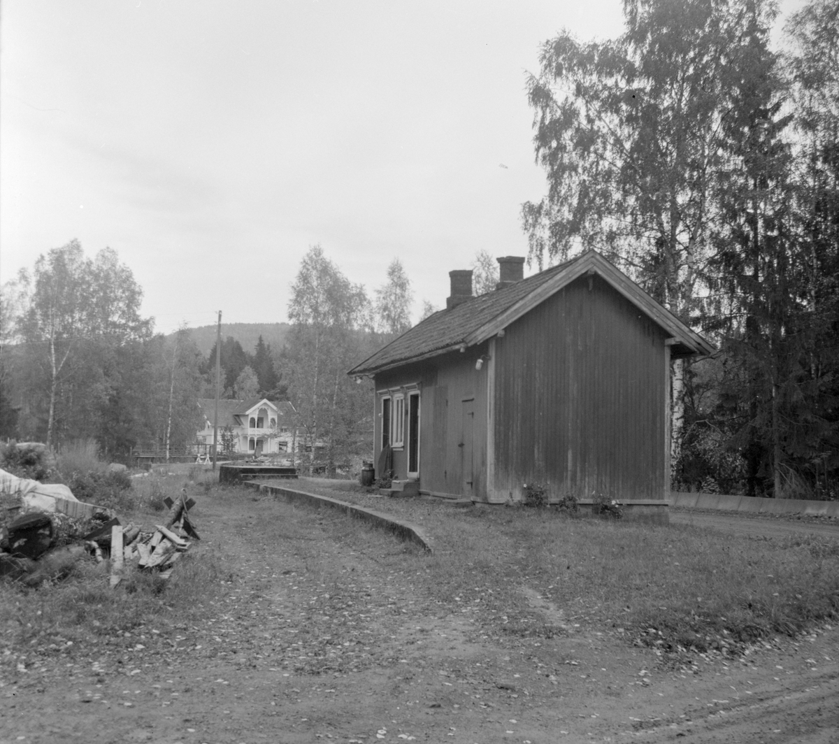 Kopstad stoppested på nedlagte Tønsberg-Eidsfossbanen. Bygningen ble revet i 1972.