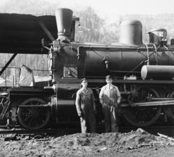 Damplokomotiv type 18 med Jan Karlsen og Helge A. Nilsen på 