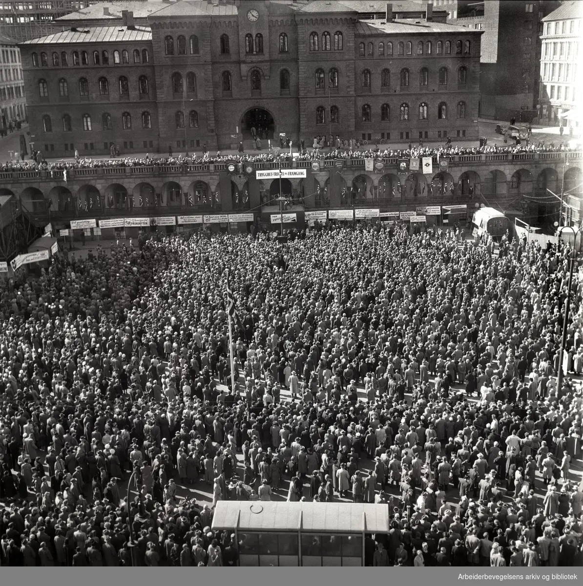 1. mai 1957, Youngstorget.