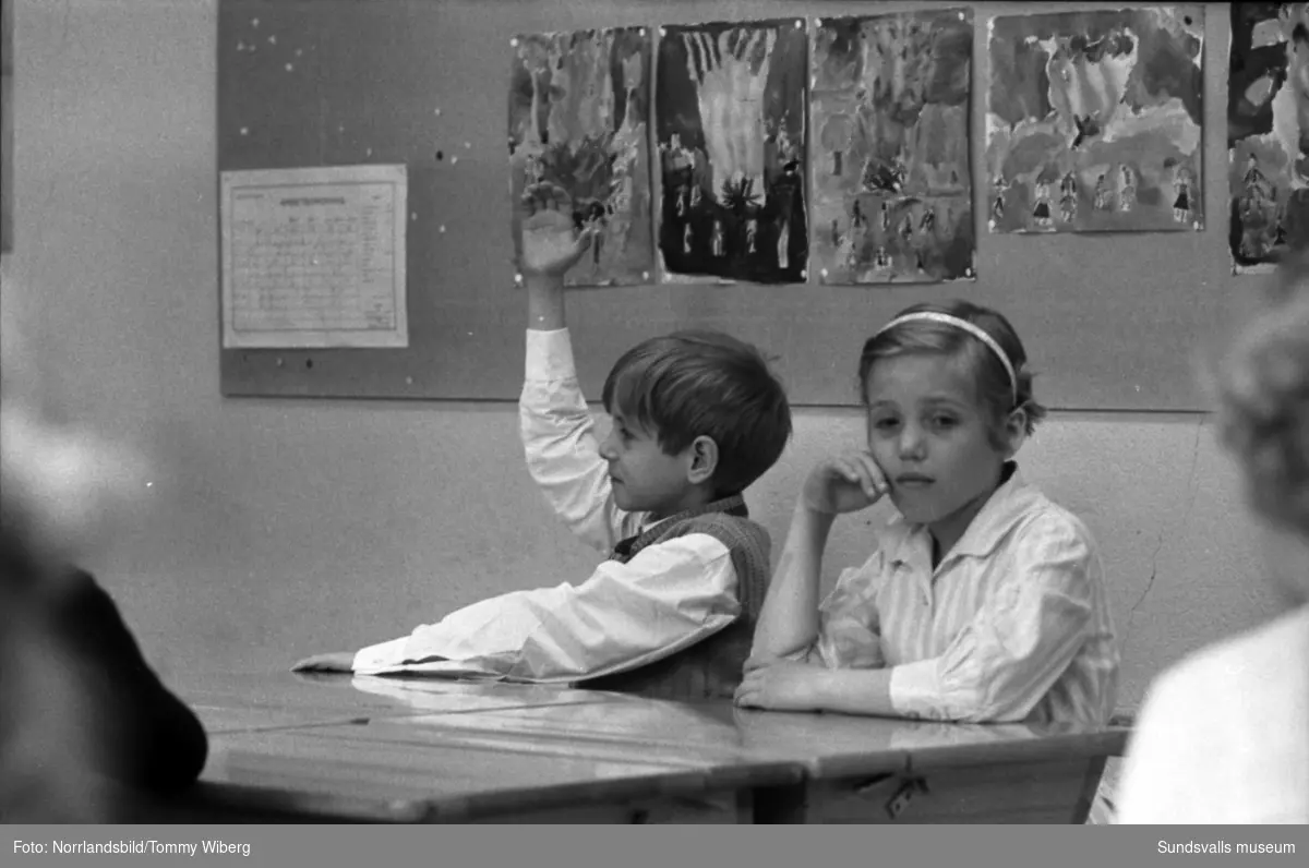 Sankt Olofsskolan bjuder in till åhörardag i klassrummet. Det ser ut att ha varit en allvarsam historia för såväl elever som föräldrar.