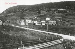 Vegkrysset Skolegata - Åsveien. Gårdsbebyggelse på Sama i ba