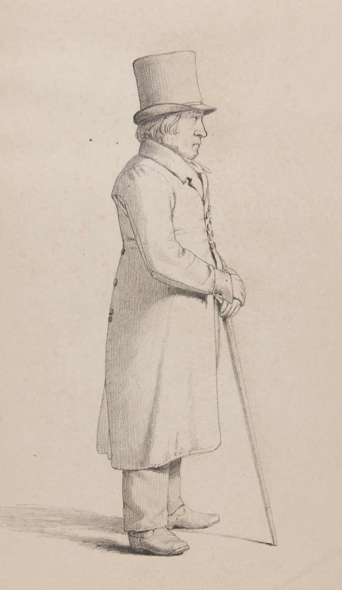 "Bonde från Karraby" Man i dräkt med hatt och käpp, stående i profil  helfigur. Karaby. Blyertsteckning i storformat av Otto Wallgren.