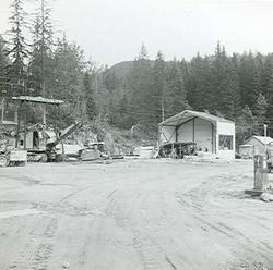 Vannkraftutbygging, anleggsområde med verkstad og andre bygg