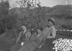 Kathinka Mikkola og søsteren, Hanna Kvandal (til høyre). beg