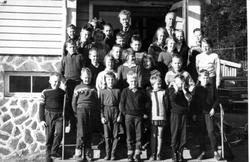 Skoleelever og lærere Bjelland skule 1955/60