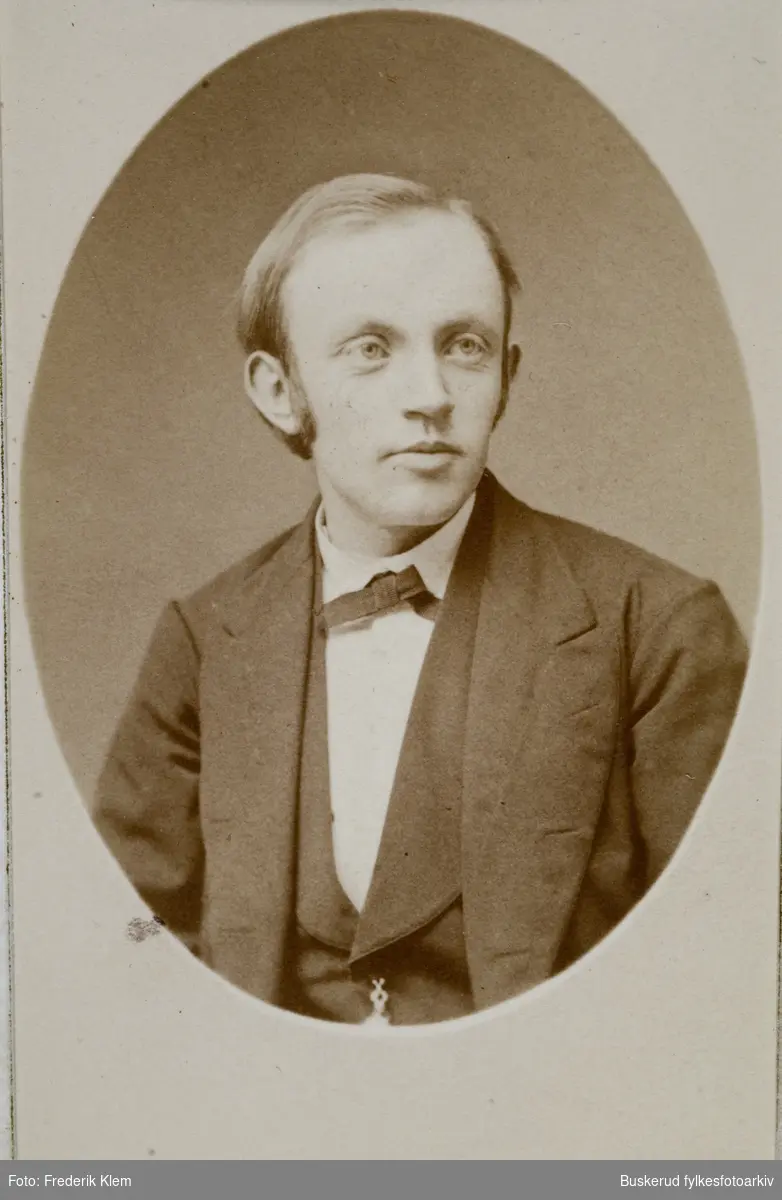 Jørgen Henrik Agermann Brockmann, f. 11/2.1859, d. 30 okt. 1926

Visittkortalbum fra JKK Brockmannog Elisa og O.P. Moe