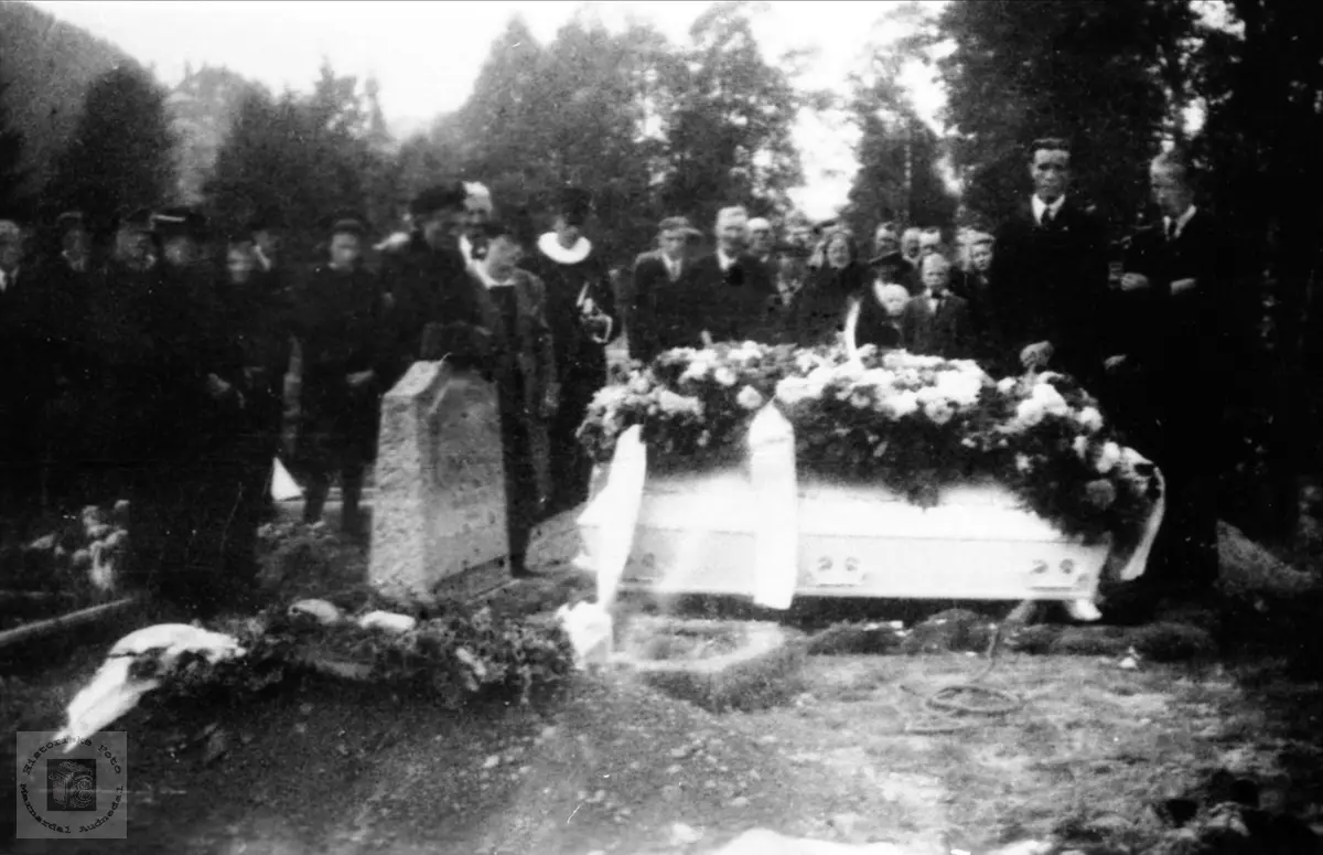 Gustav Johnson Hjemlestad`s begravelse
