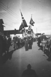 17. mai i Vadsø 1946  Her kommer vi fra Ytre byen inn mot se