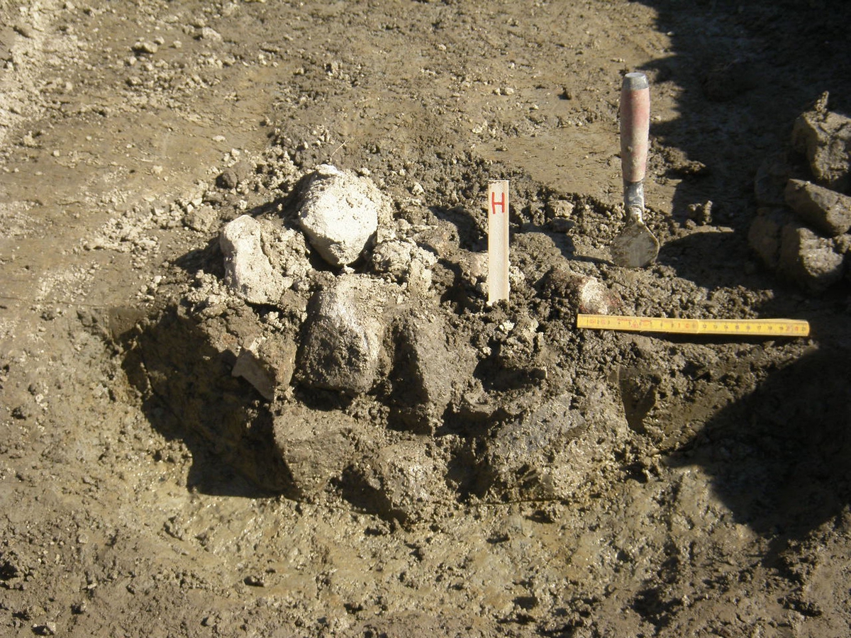 Arkeologisk förundersökning, område 2, Fransta, stolphål H, Husby-Långhundra socken, Uppland 2014