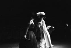 Nationaltheateret. "Leonce og Lena". Omtak. 14/3-72.