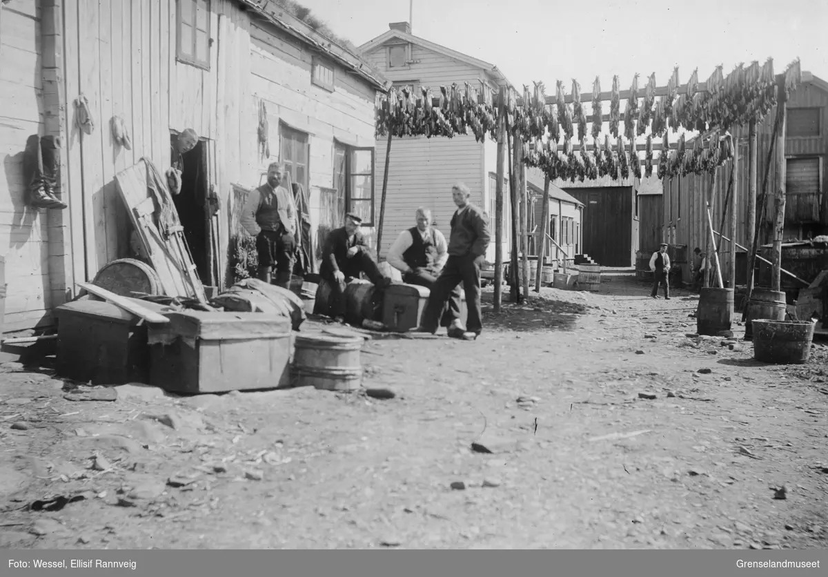 Gate i Kiberg i fisketiden, 1900