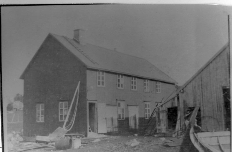 Verkstedbygning i Blokken før brann i 1920. En del av AS Sortland Aktieværft.