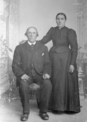 Portrettbilde, mann og kvinne, ektepar?, atelierfotografi av