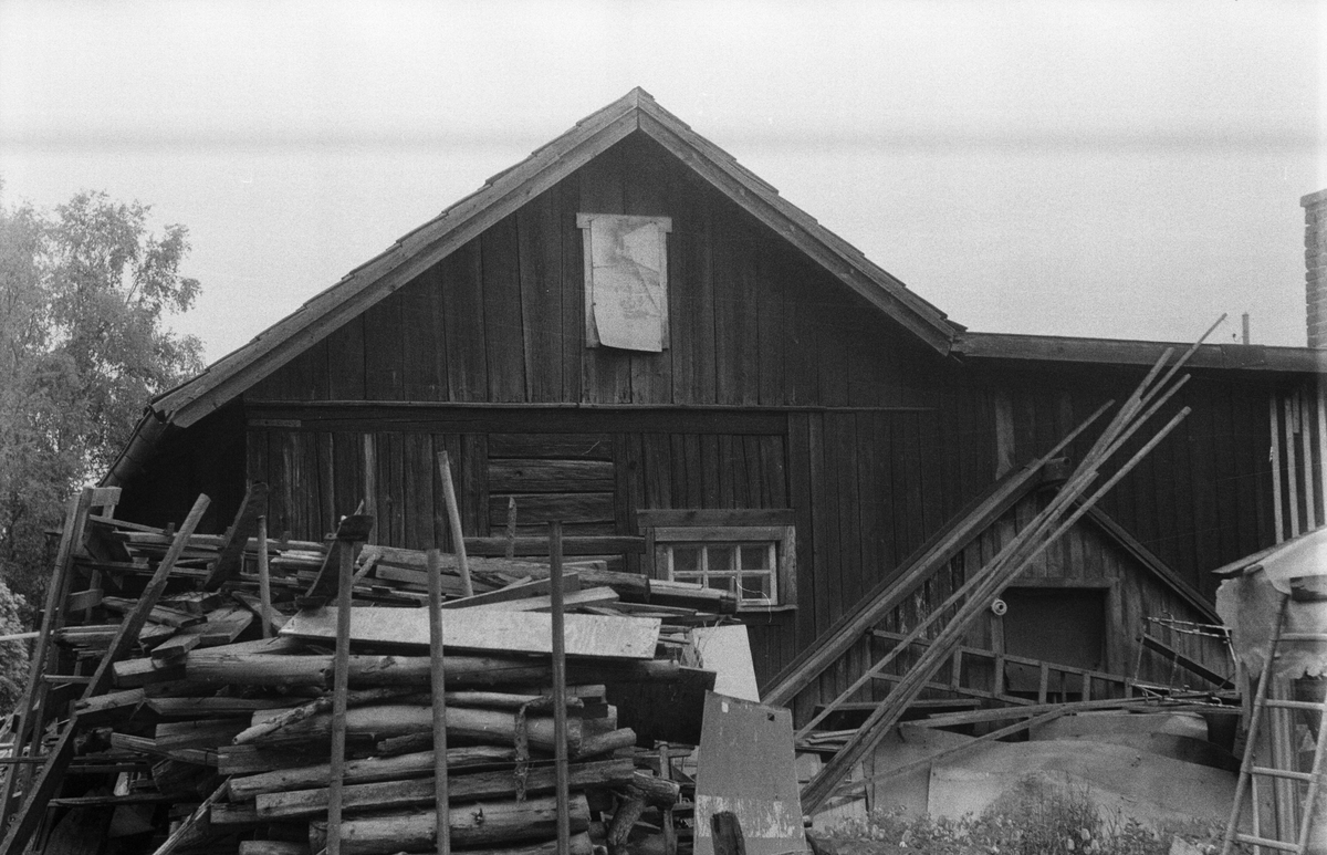Bodlänga och maskinrum, Skuttunge by 1:6, Skuttunge socken, Uppland 1976