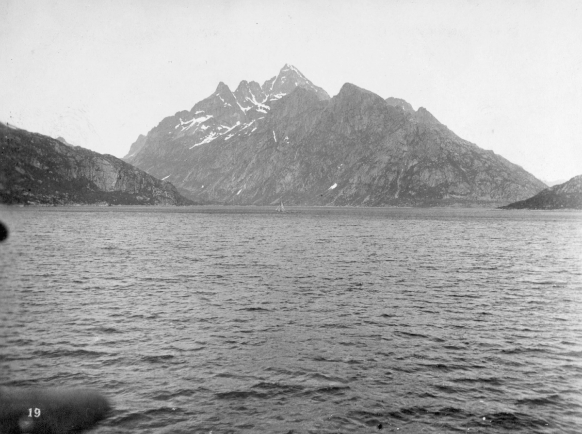 "Udenfor Troldfjord."
